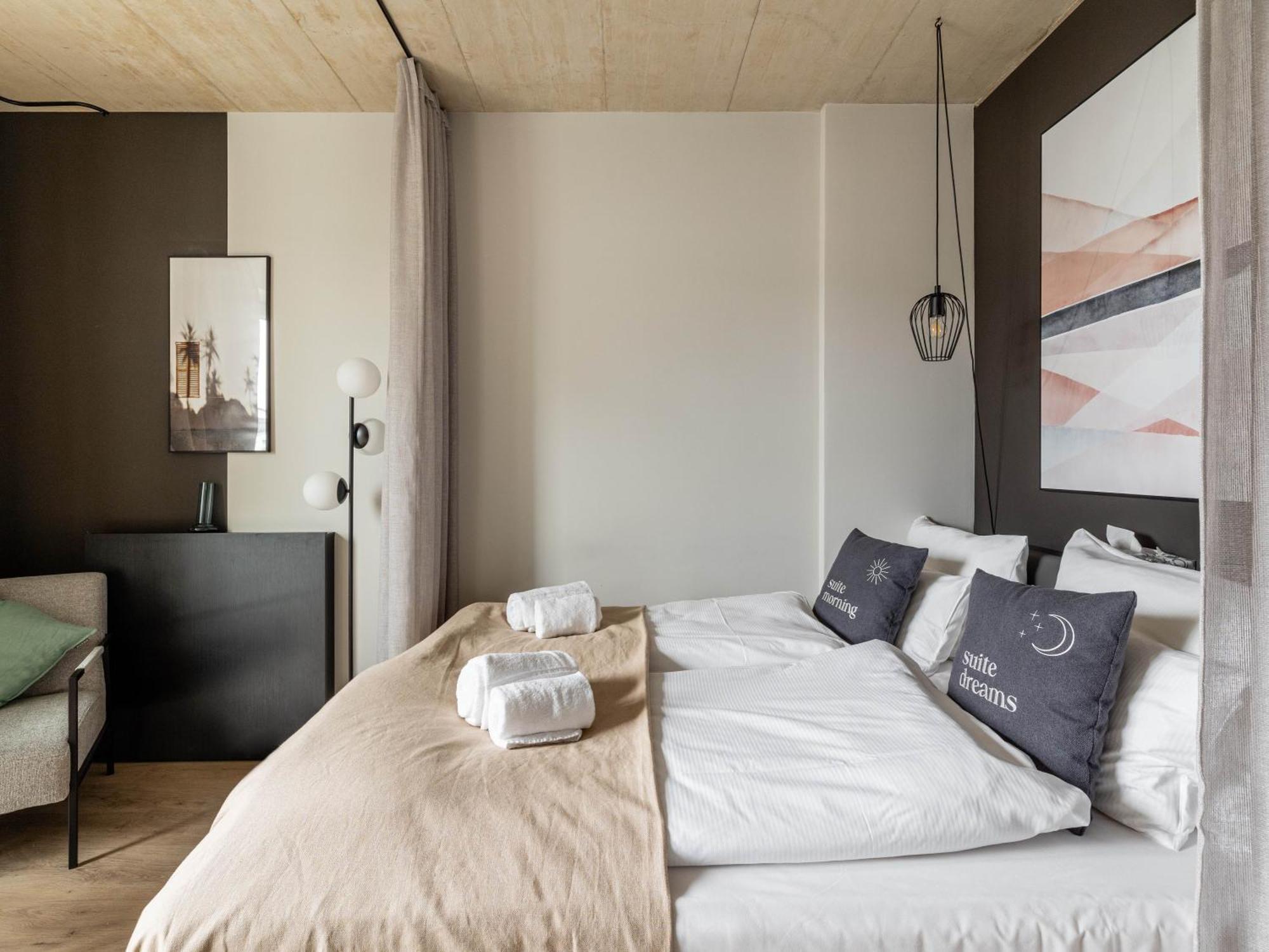 Limehome Duesseldorf Stresemannstrasse - Digital Access Номер фото