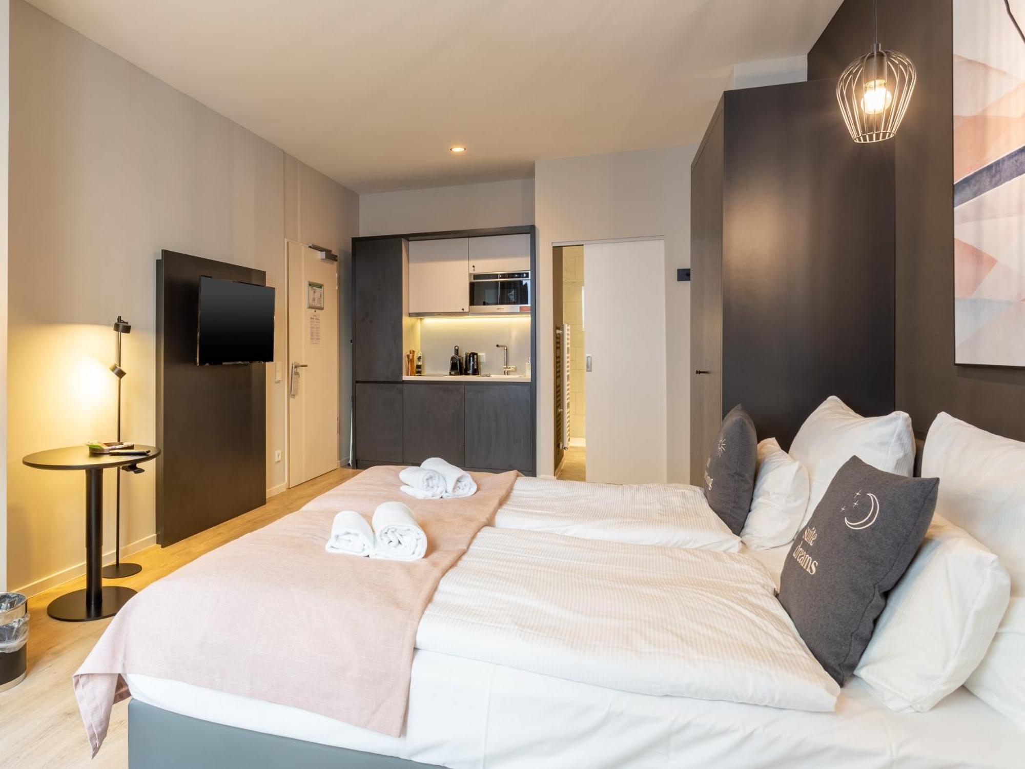 Limehome Duesseldorf Stresemannstrasse - Digital Access Номер фото