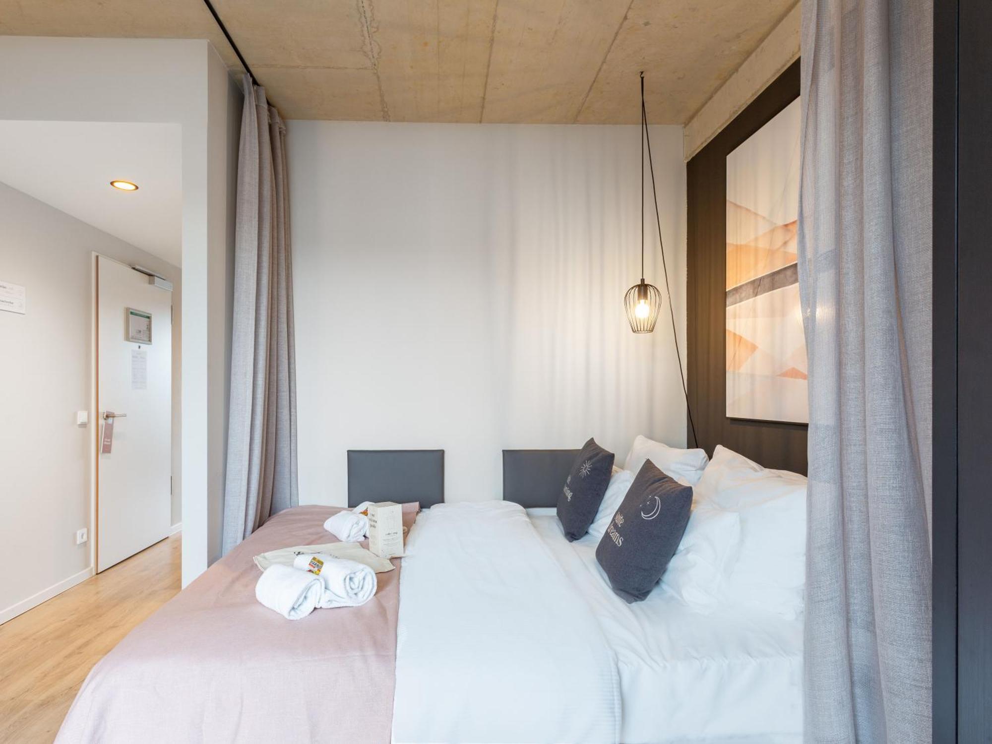 Limehome Duesseldorf Stresemannstrasse - Digital Access Номер фото