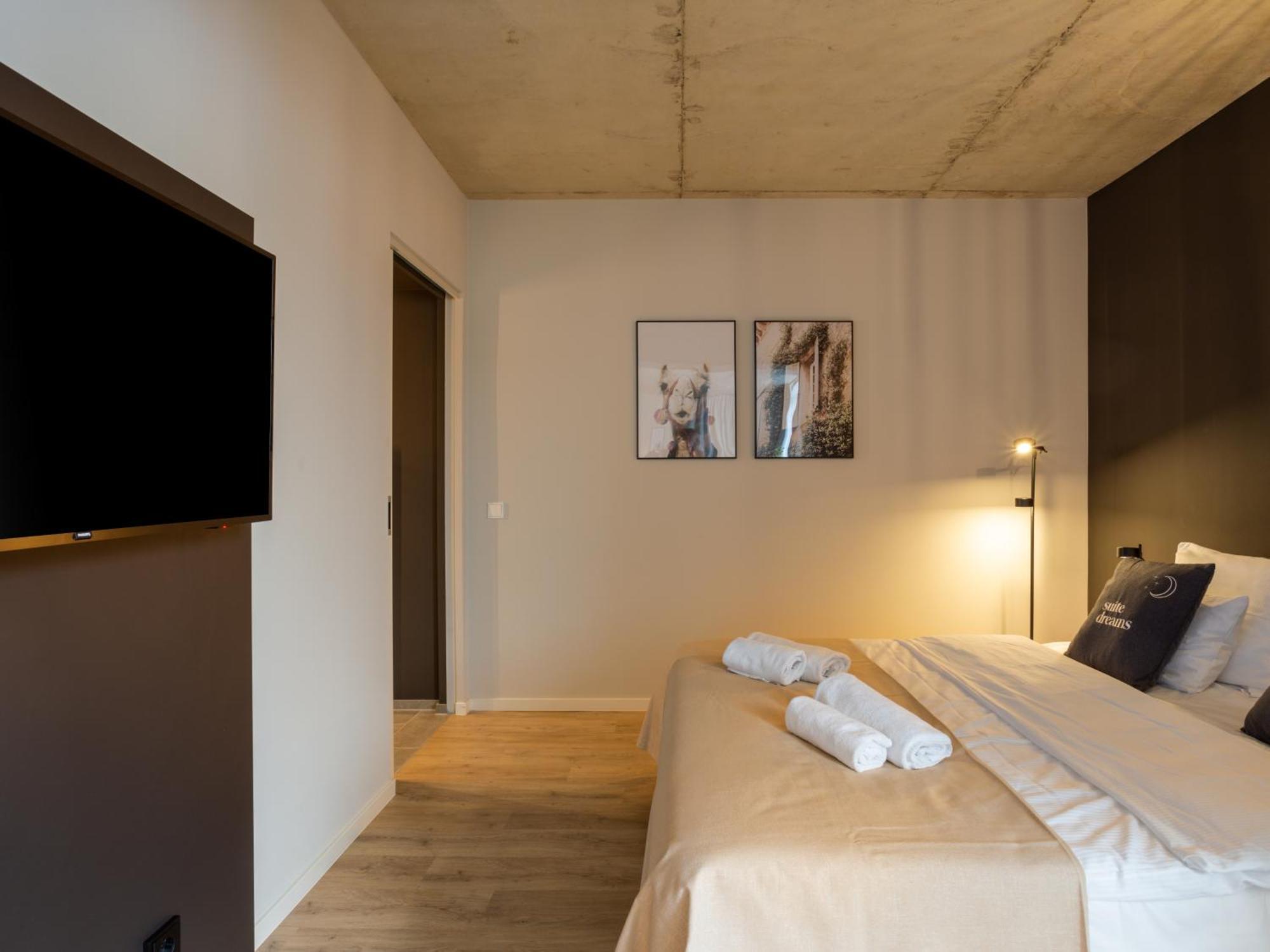 Limehome Duesseldorf Stresemannstrasse - Digital Access Номер фото