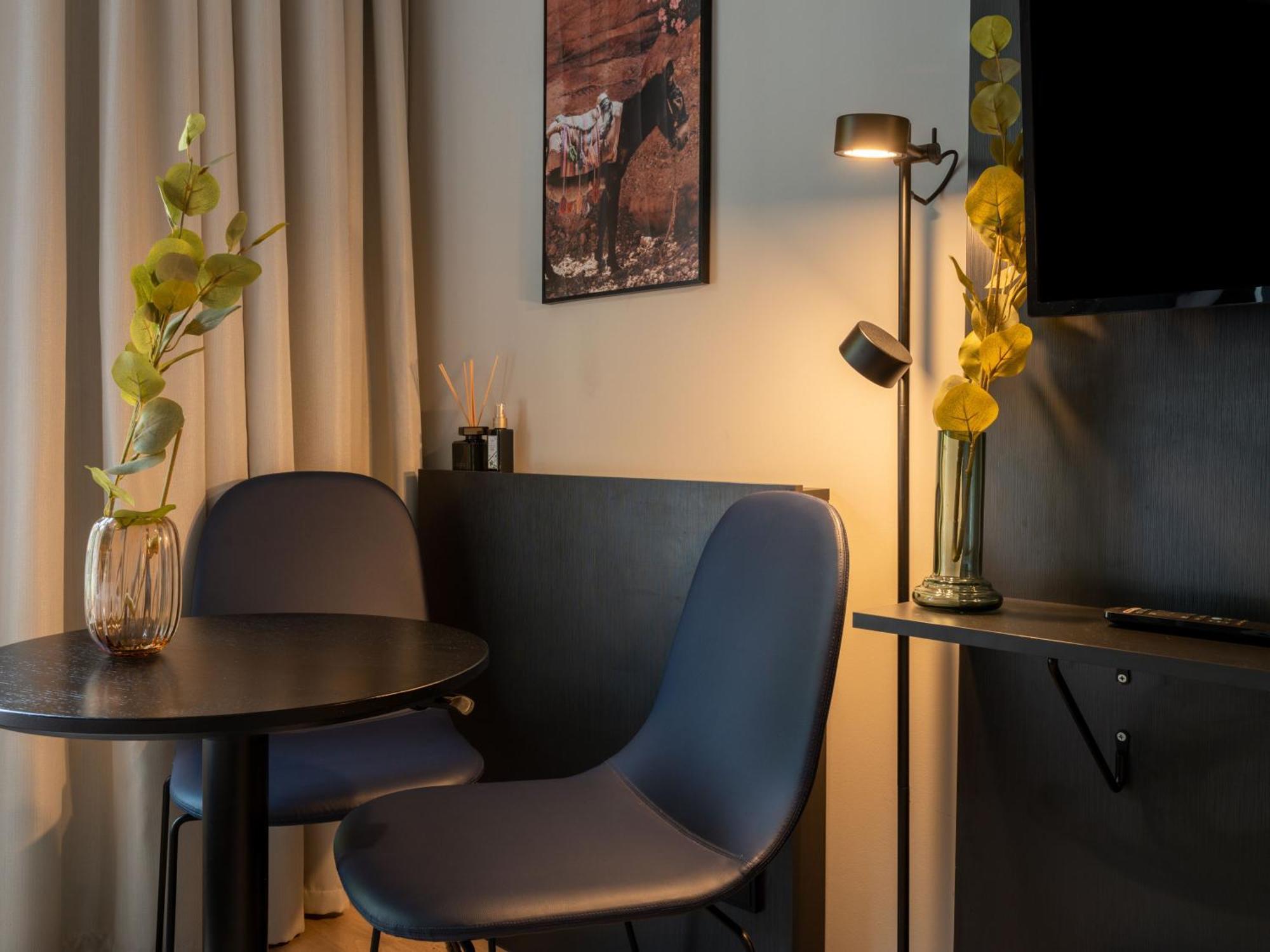 Limehome Duesseldorf Stresemannstrasse - Digital Access Номер фото